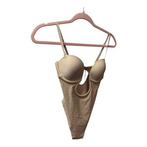 SKIMS Deep Plunge Shapewear Thong Bodysuit - NWT -Small - Clay